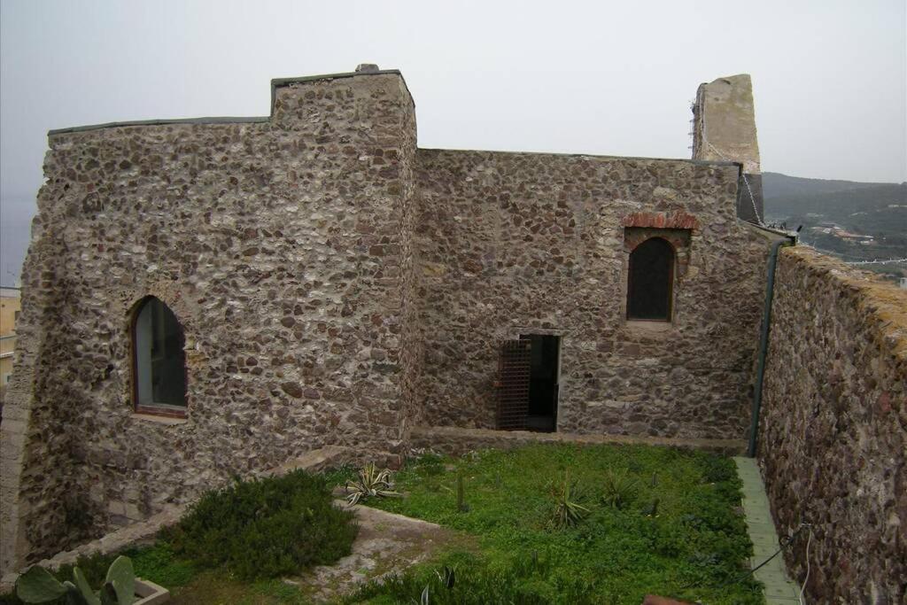 Casa Gallinelle Sarde 카스텔사르도 외부 사진